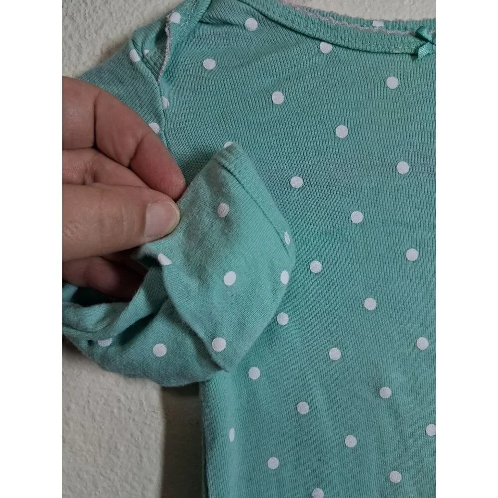 Carters elastic closure